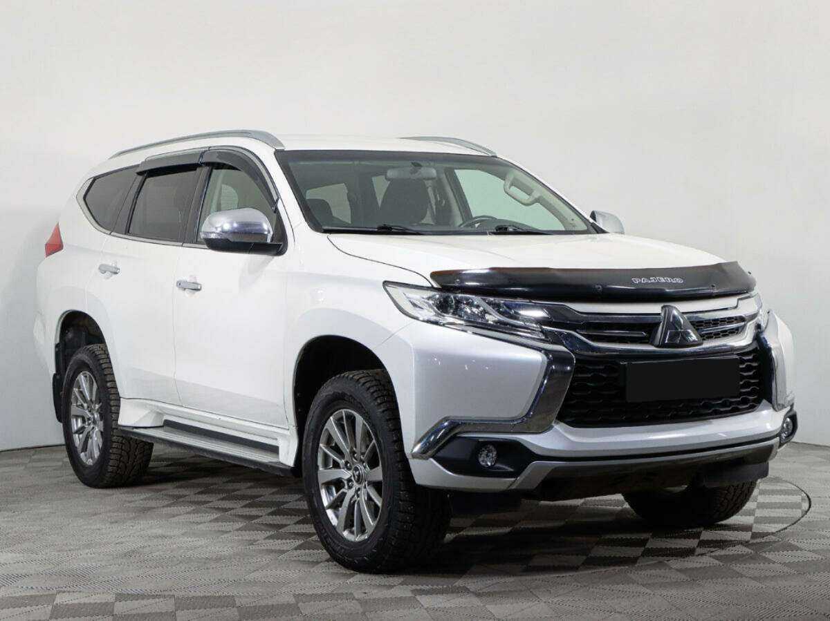 Mitsubishi Pajero Sport 2018 года с пробегом. Фото: #2