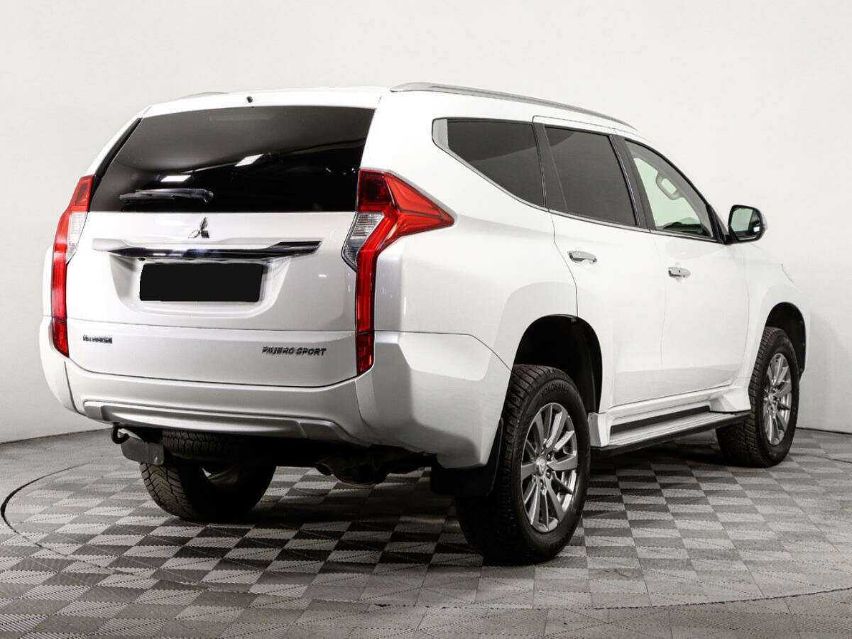 Mitsubishi Pajero Sport 2018 года с пробегом. Фото: #3