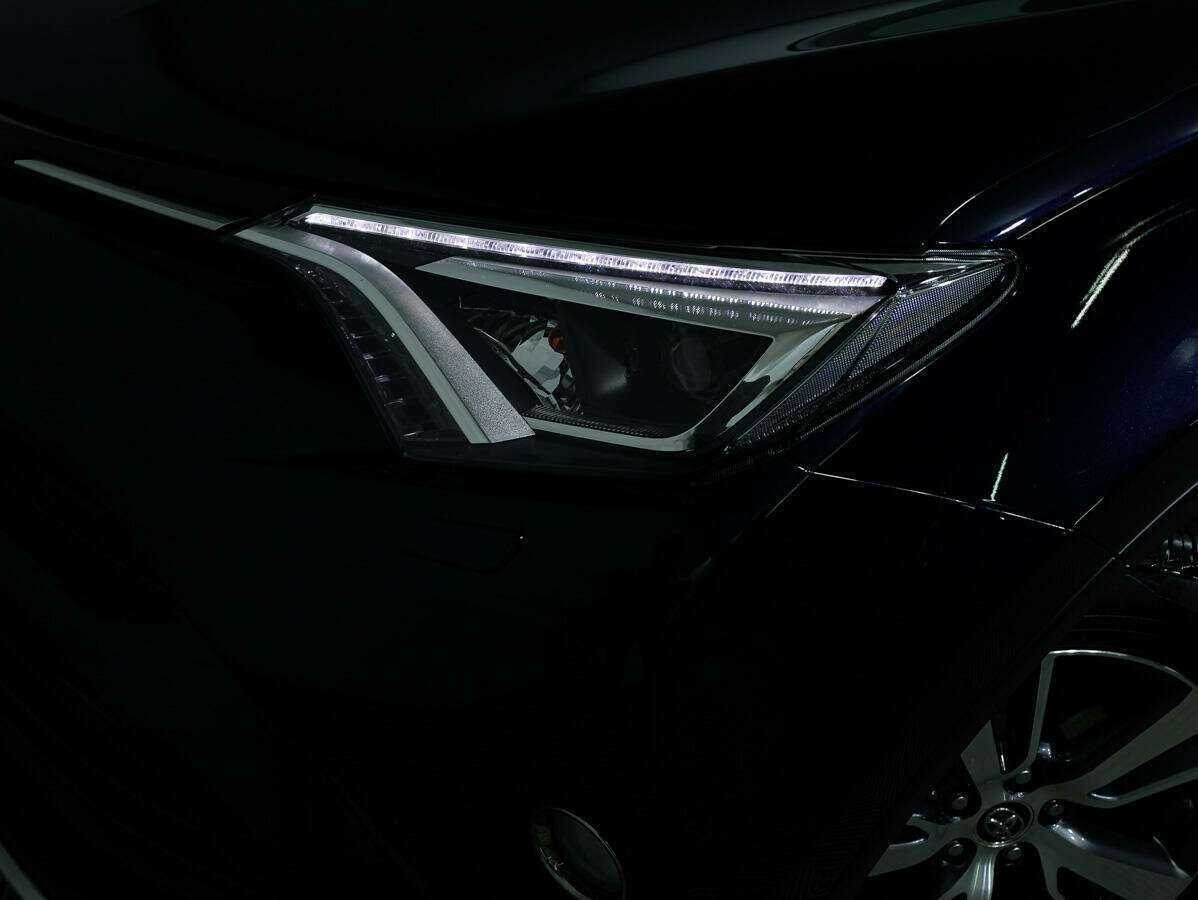 Toyota RAV4 2019 года с пробегом. Фото: #16