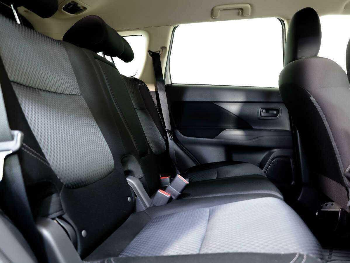 Mitsubishi Outlander 2018 года с пробегом. Фото: #12