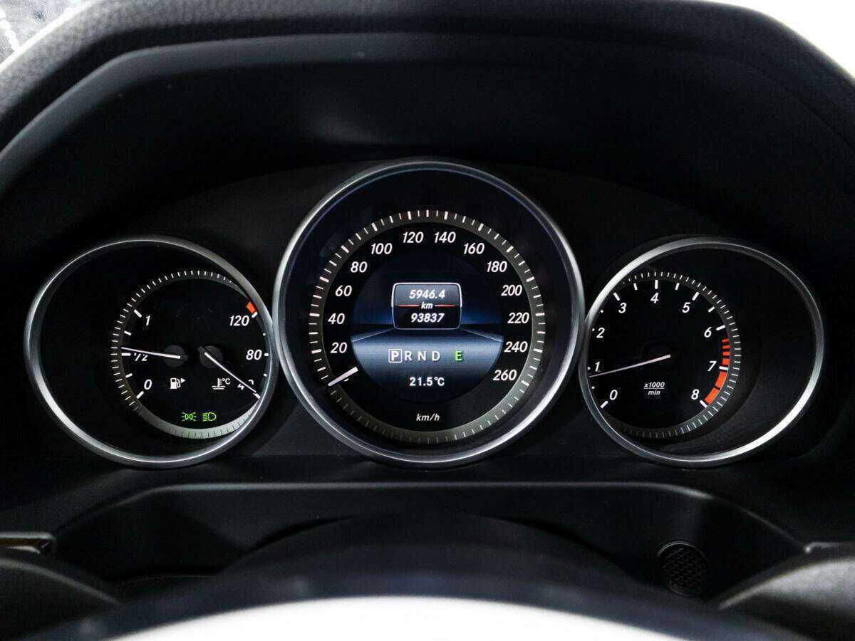 Mercedes-Benz E-Класс 2015 года с пробегом. Фото: #11