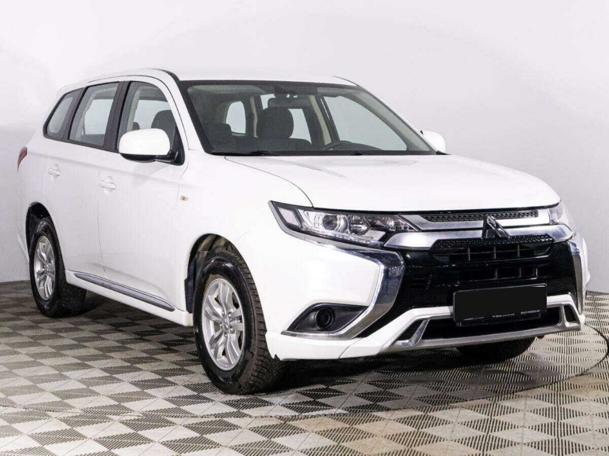 Mitsubishi Outlander 2022 года с пробегом. Фото: #2