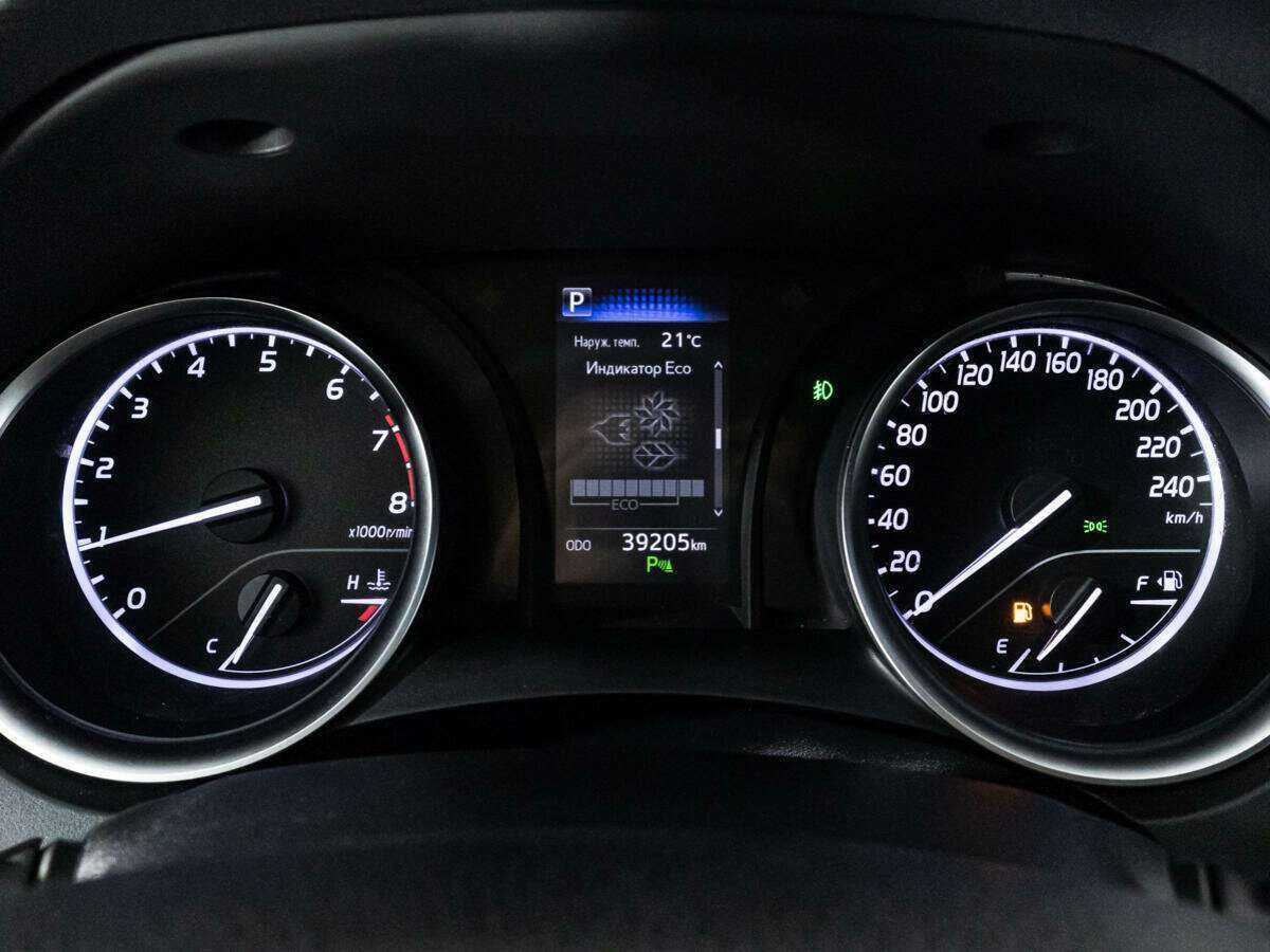 Toyota Camry 2019 года с пробегом. Фото: #11