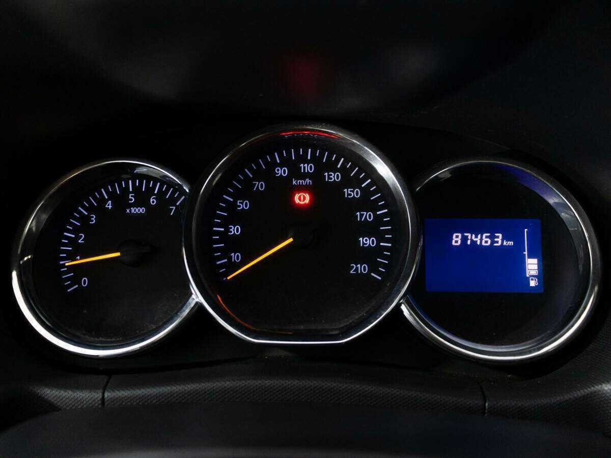 Б/У Рено Дастер 2015 года. Фото: #11