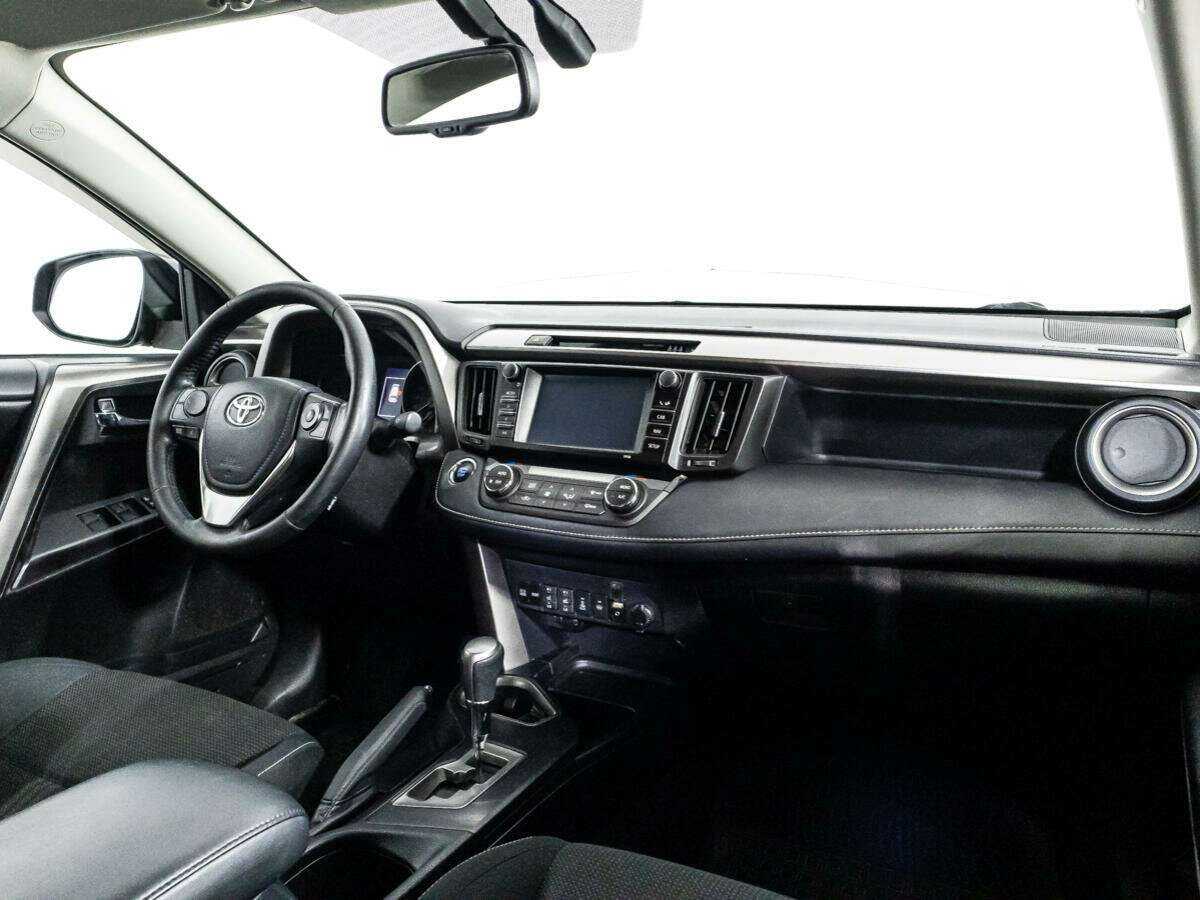 Toyota RAV4 2018 года с пробегом. Фото: #8