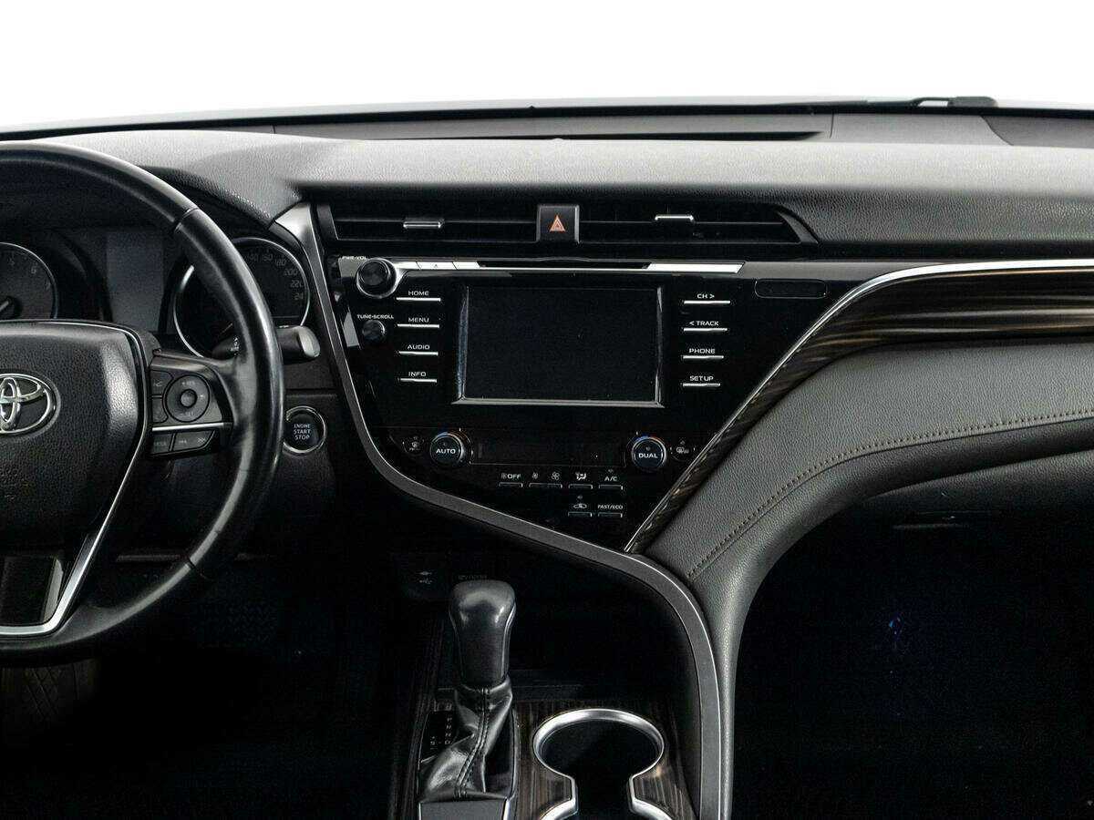 Toyota Camry 2018 года с пробегом. Фото: #13