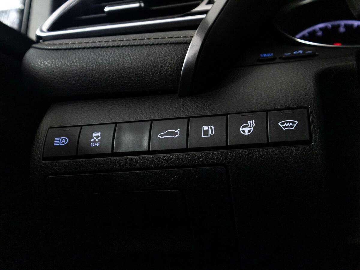 Toyota Camry 2018 года с пробегом. Фото: #18