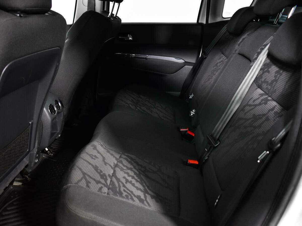 Peugeot 3008 2012 года с пробегом. Фото: #9