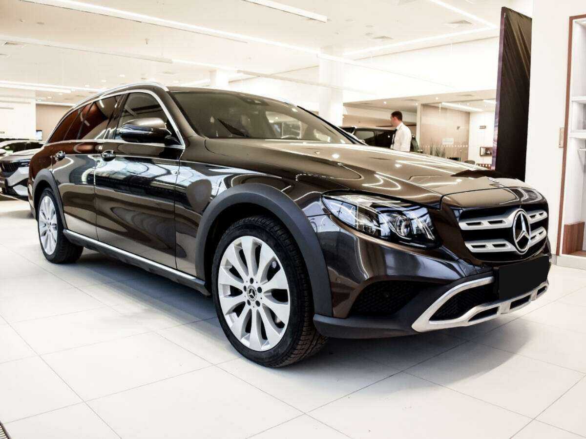 Mercedes-Benz E-Класс 2017 года с пробегом. Фото: #1
