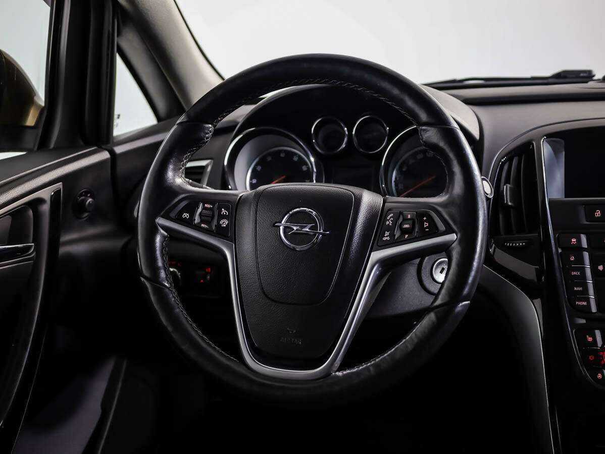 Opel Astra 2015 года с пробегом. Фото: #9