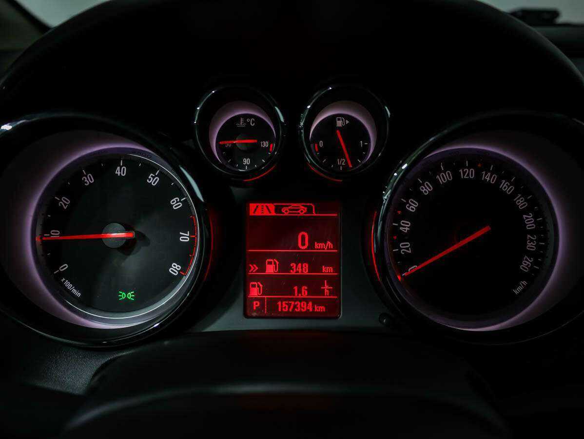 Opel Astra 2015 года с пробегом. Фото: #16