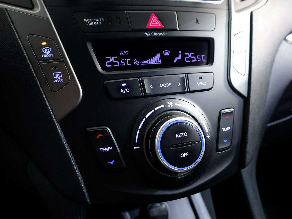Hyundai Santa Fe 2017 года с пробегом. Фото: #21