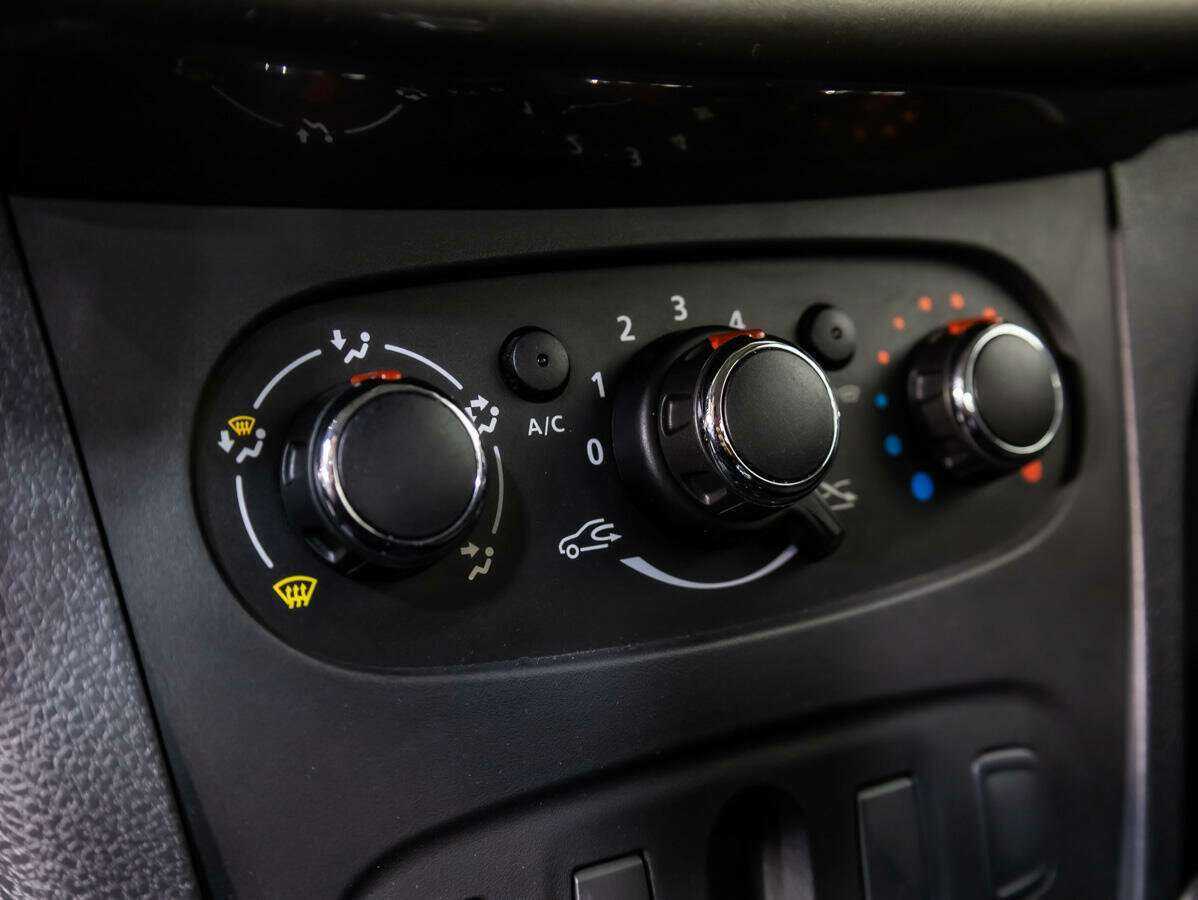 Renault Logan 2019 года с пробегом. Фото: #12