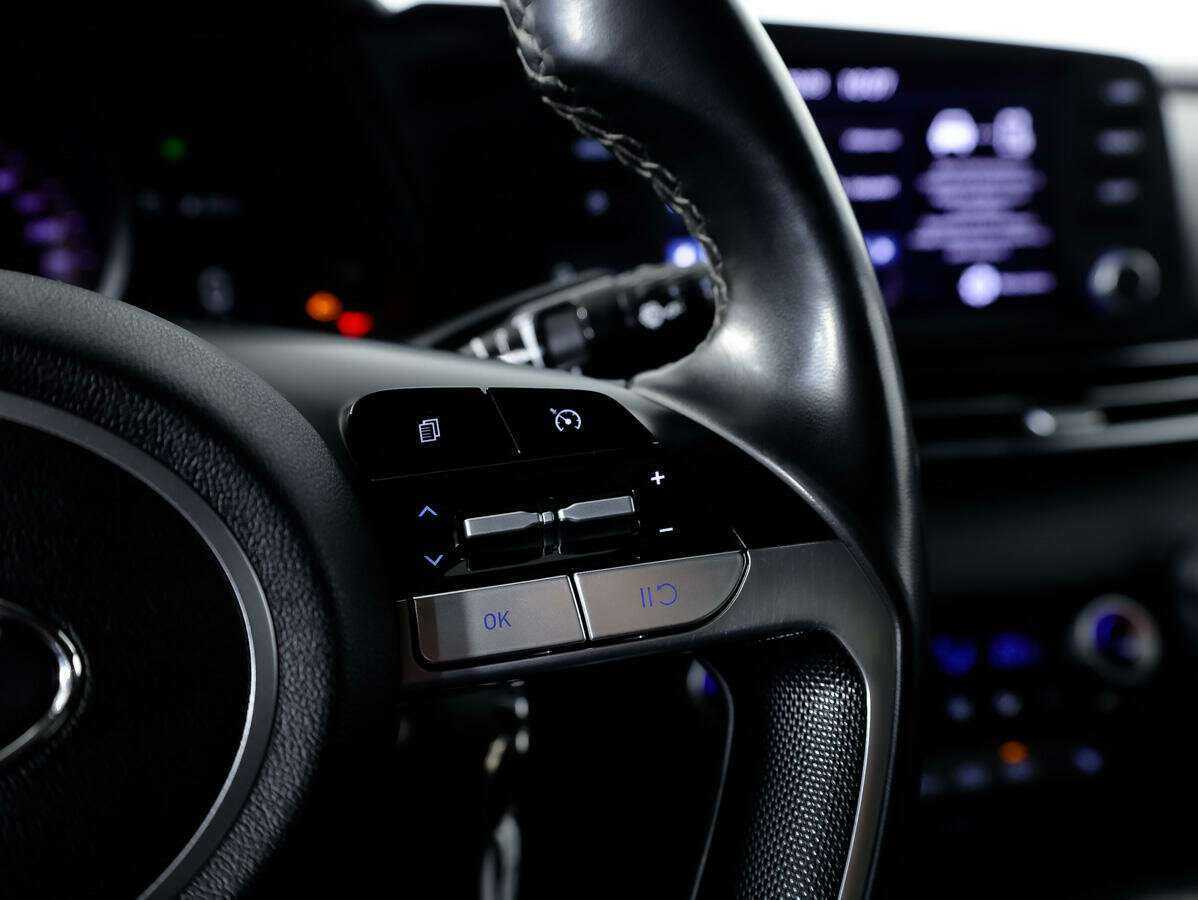 Hyundai Elantra 2021 года с пробегом. Фото: #21