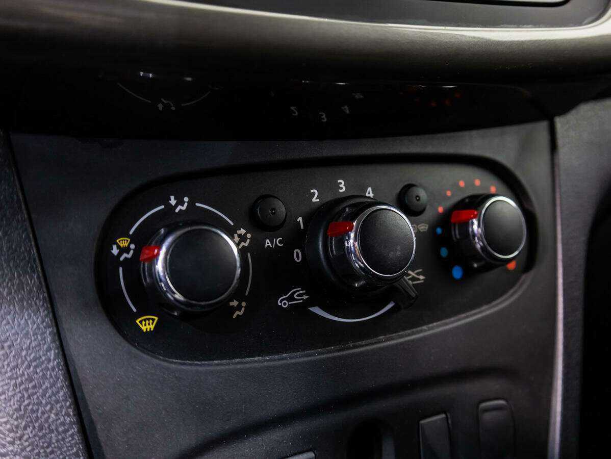 Renault Logan 2019 года с пробегом. Фото: #12