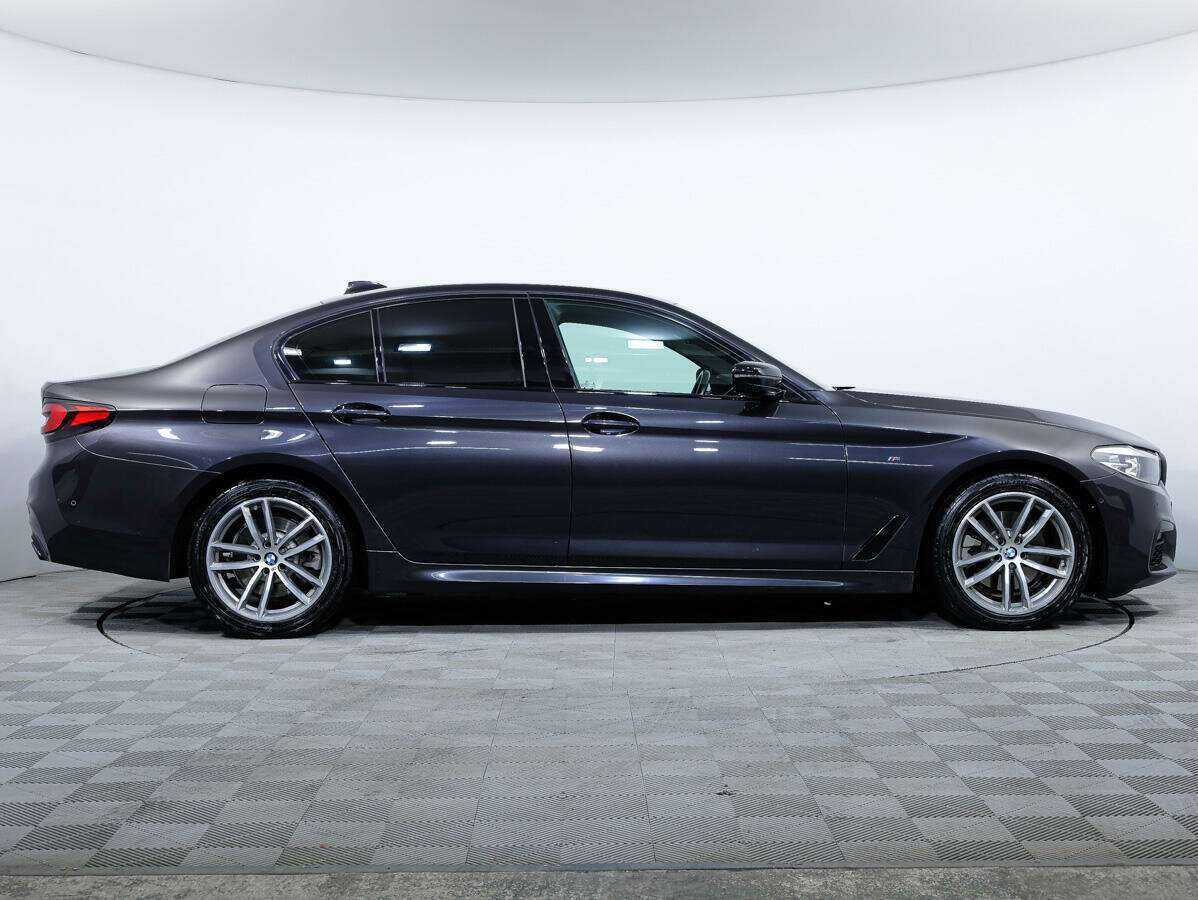 BMW 5 серии 2018 года с пробегом. Фото: #2