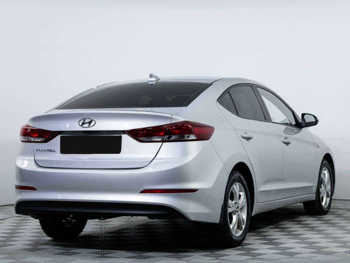 Hyundai Elantra 2018 года с пробегом. Фото: #3