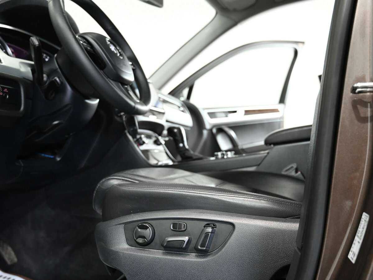 Volkswagen Touareg 2013 года с пробегом. Фото: #7