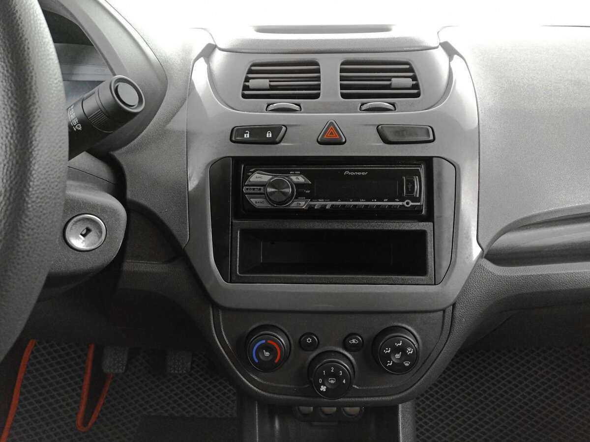 Chevrolet Cobalt 2014 года с пробегом. Фото: #12