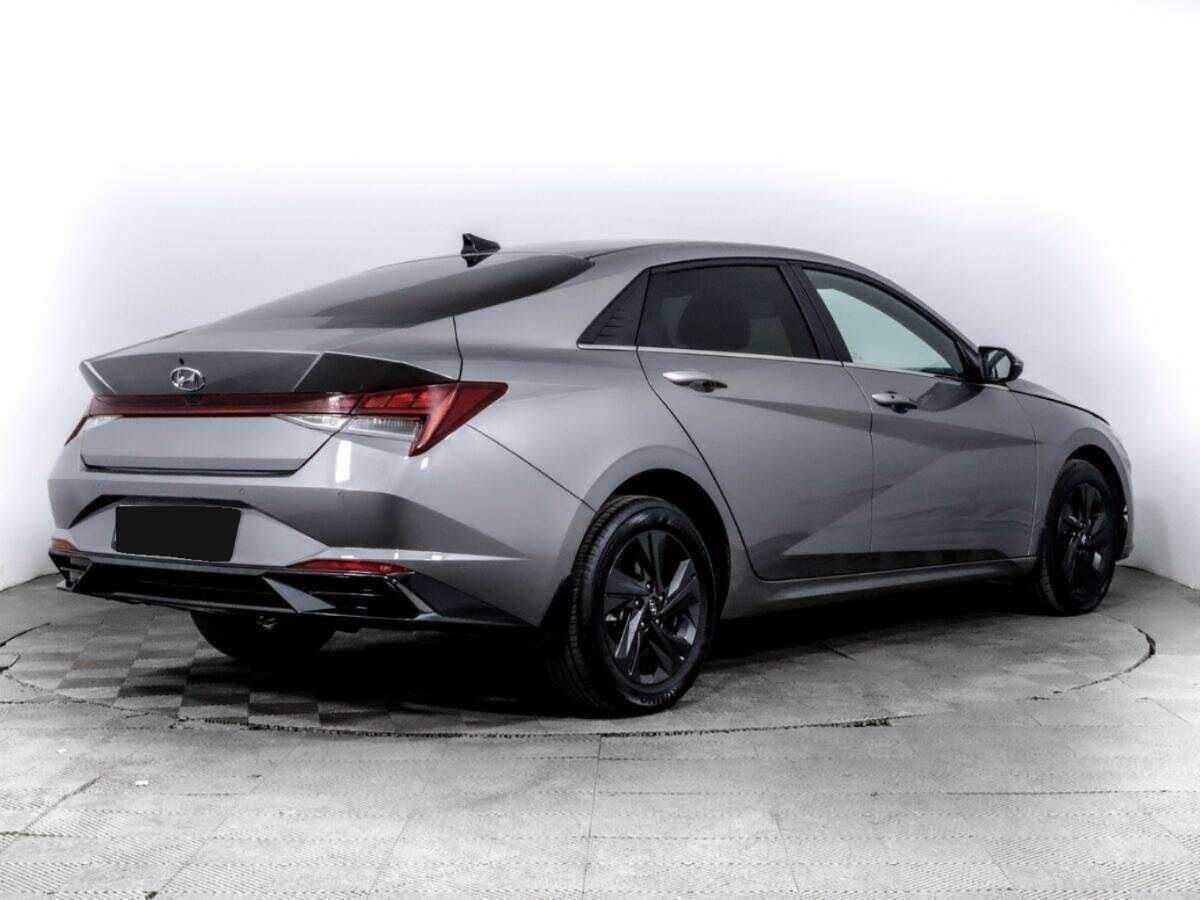 Hyundai Elantra 2021 года с пробегом. Фото: #3