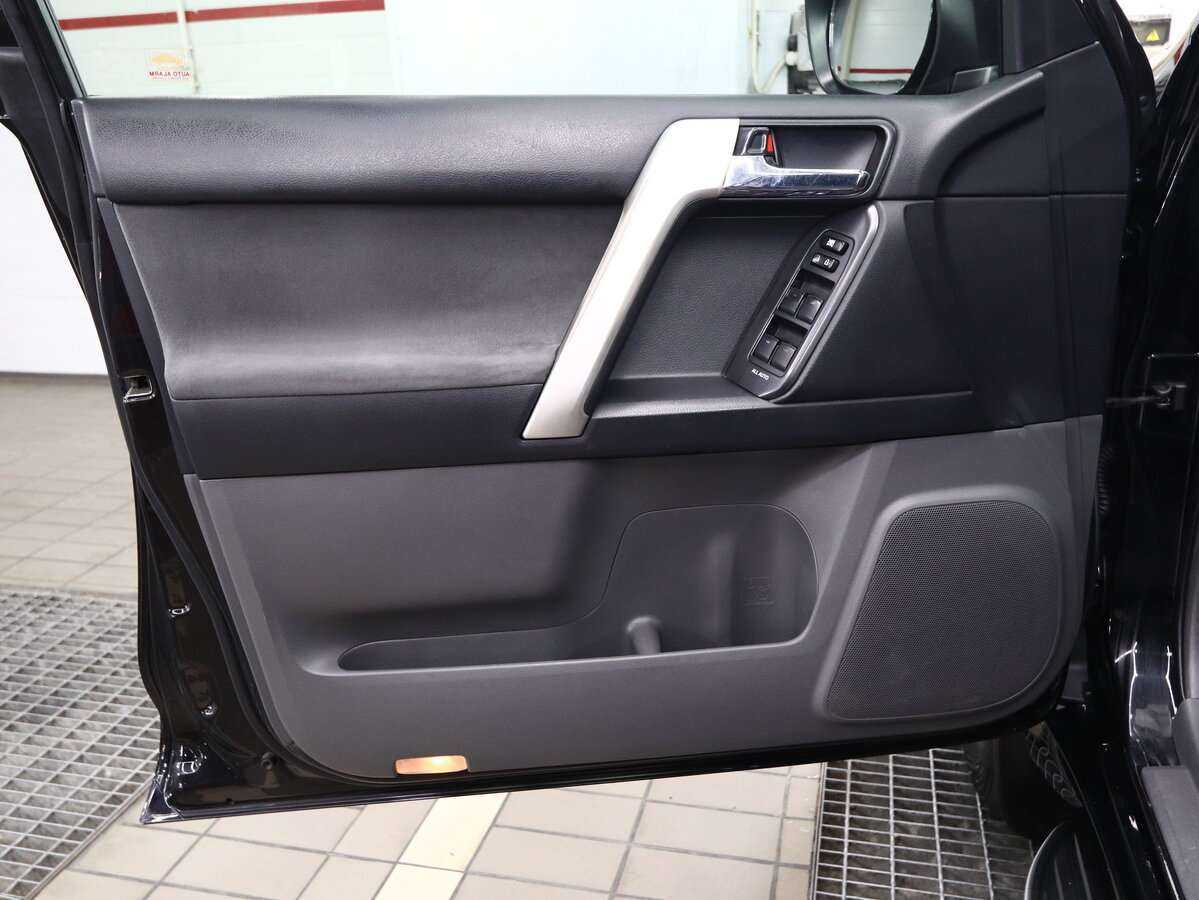 Toyota Land Cruiser Prado 2013 года с пробегом. Фото: #13