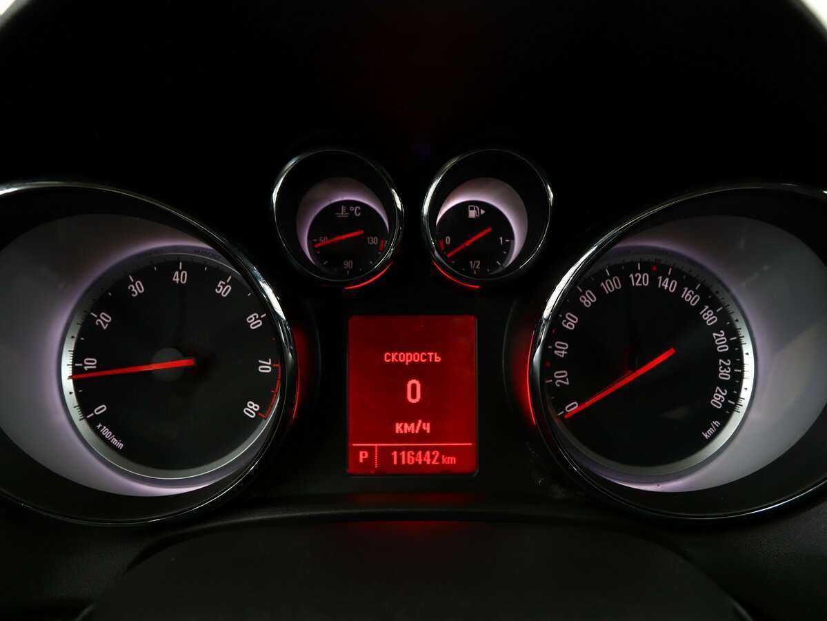 Opel Astra 2014 года с пробегом. Фото: #12