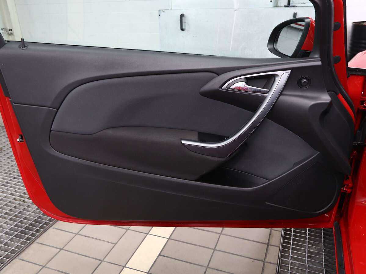 Opel Astra 2012 года с пробегом. Фото: #5