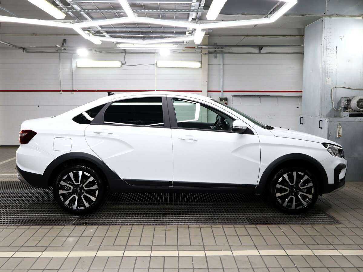 Lada (ВАЗ) Vesta 2023 года с пробегом. Фото: #2