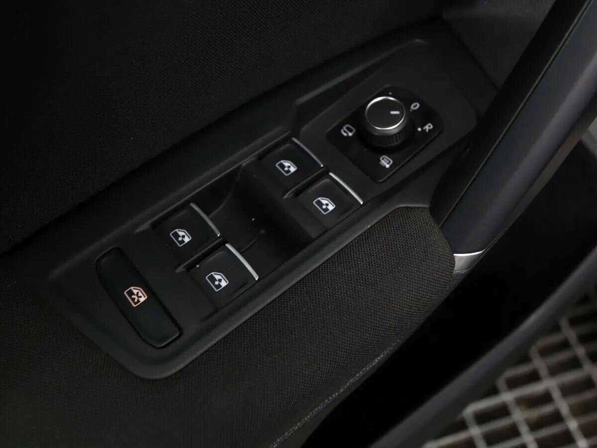 Volkswagen Tiguan 2018 года с пробегом. Фото: #6