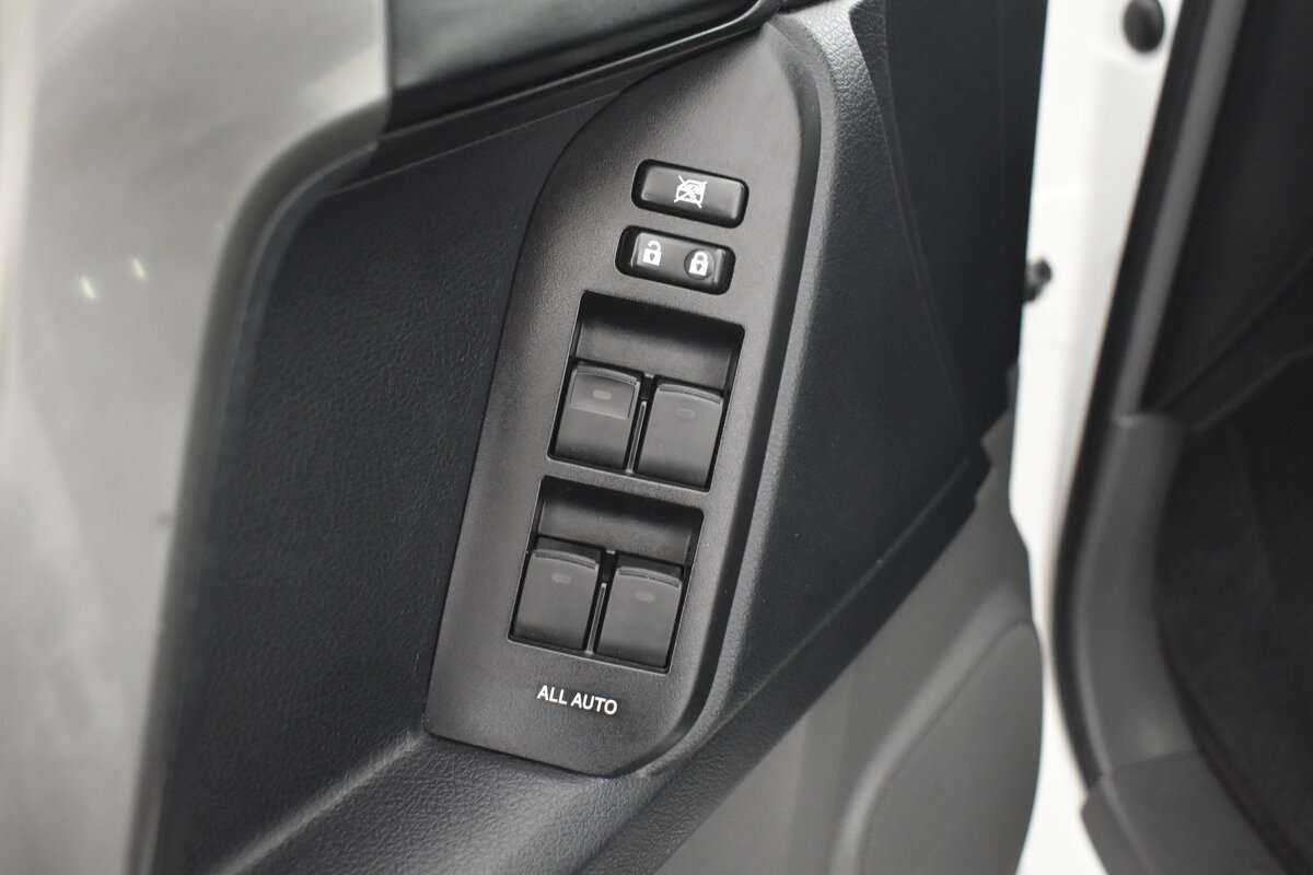 Toyota Land Cruiser Prado 2012 года с пробегом. Фото: #7