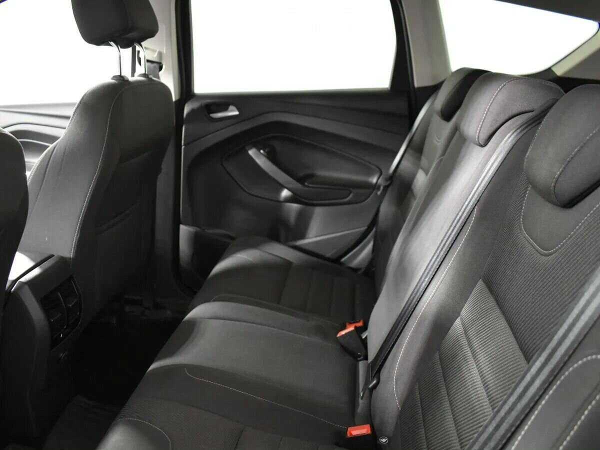 Ford Kuga 2013 года с пробегом. Фото: #4