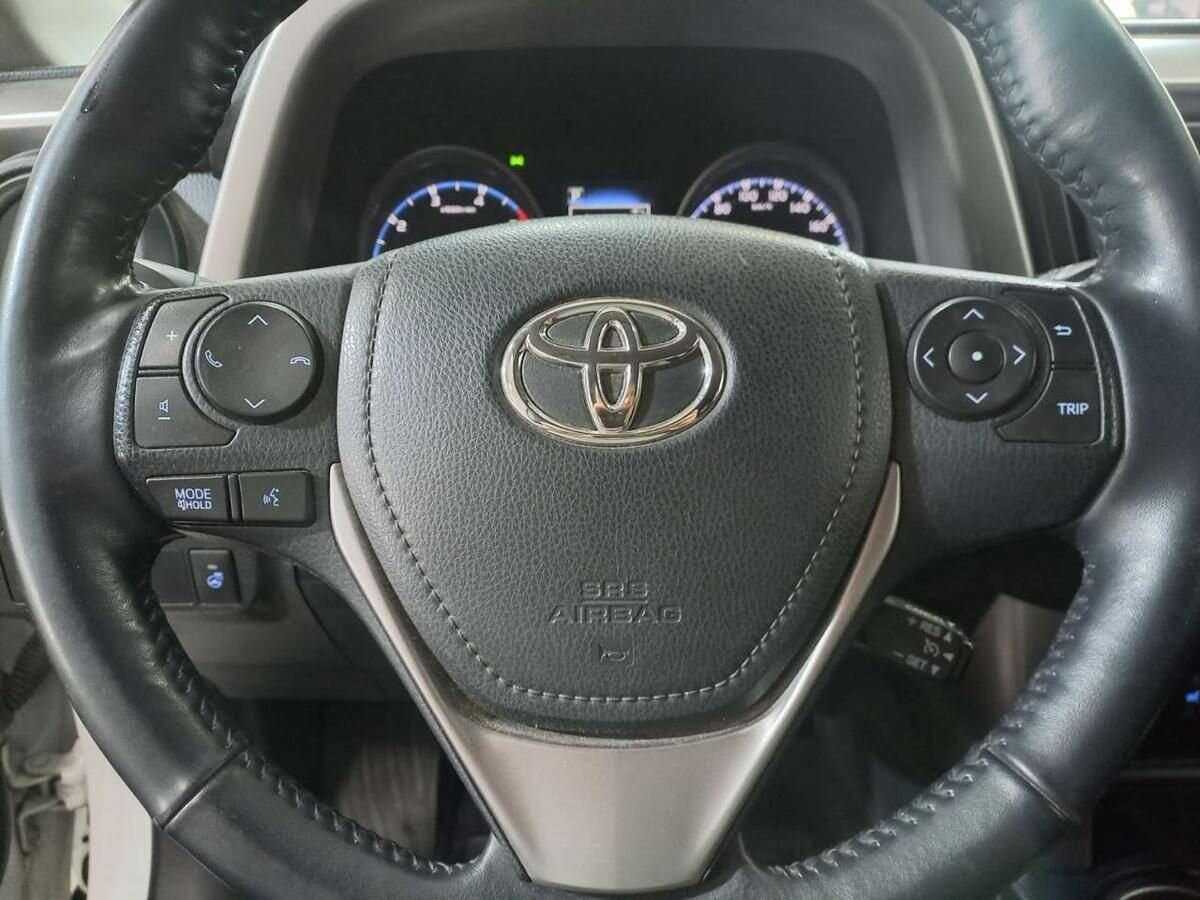 Toyota RAV4 2018 года с пробегом. Фото: #16