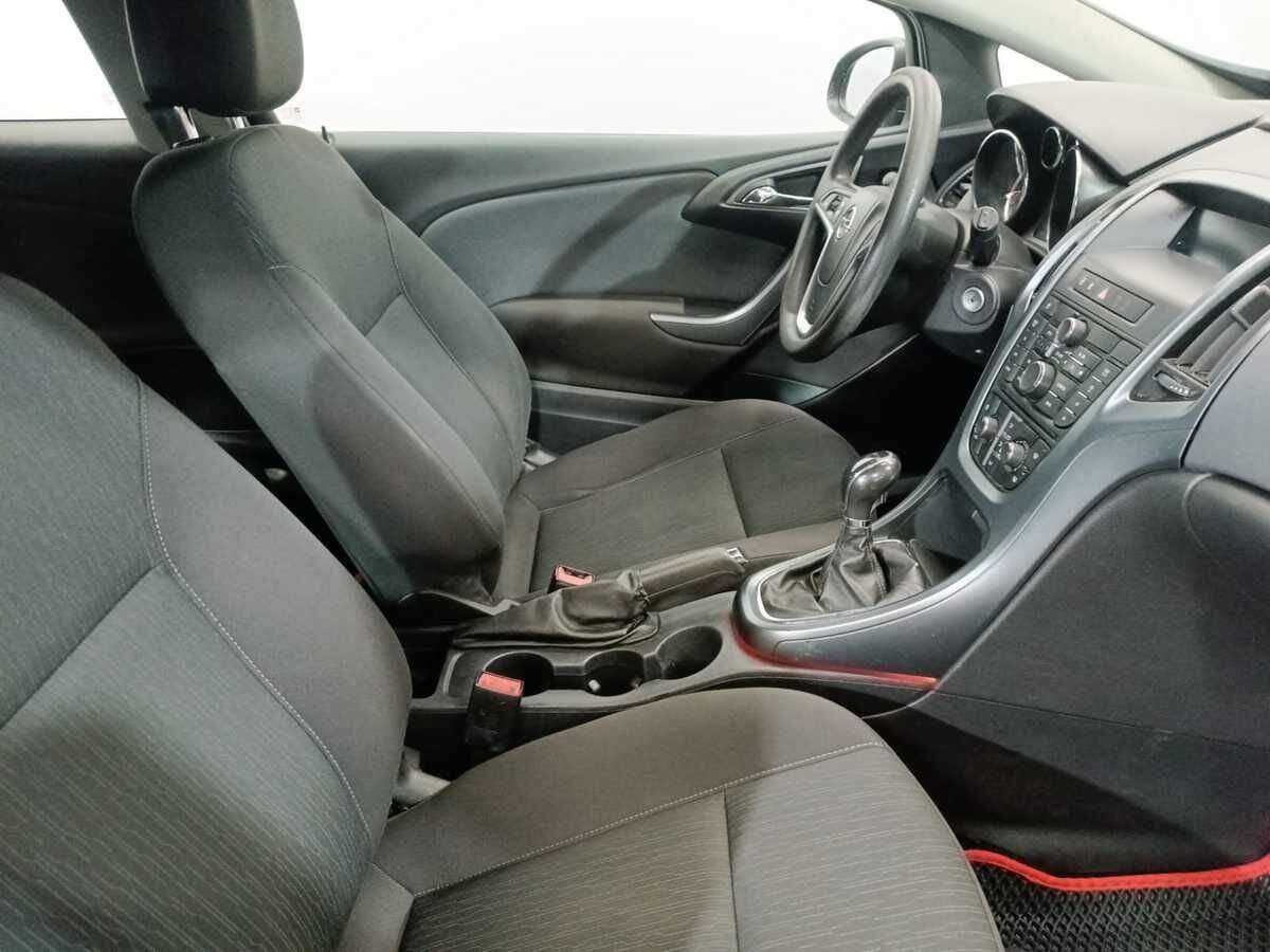 Opel Astra 2012 года с пробегом. Фото: #8