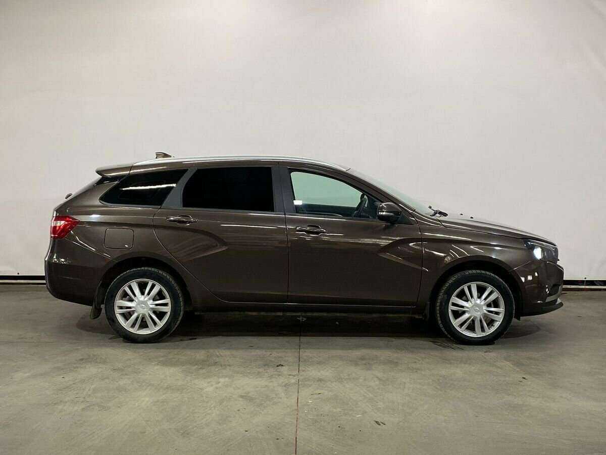 Lada (ВАЗ) Vesta 2018 года с пробегом. Фото: #3