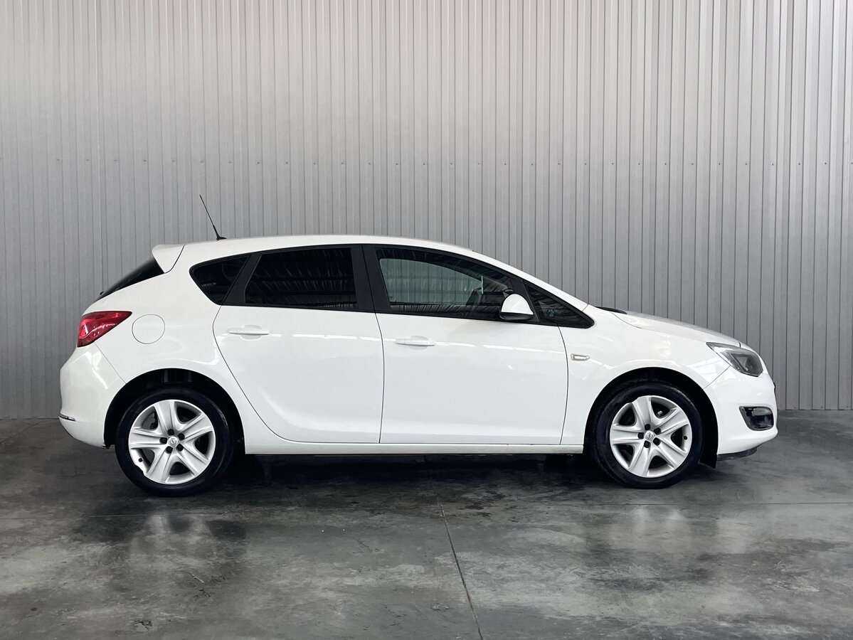 Opel Astra 2012 года с пробегом. Фото: #3
