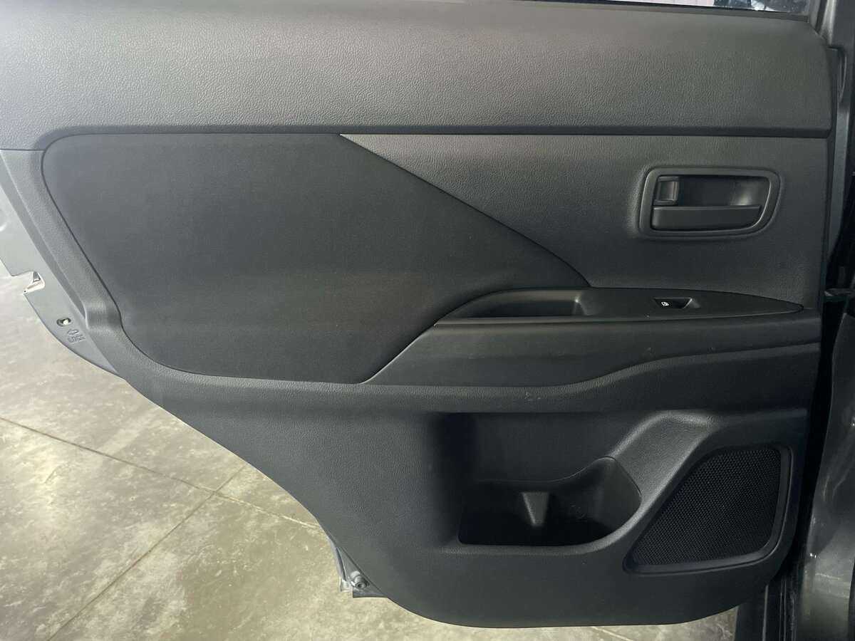 Mitsubishi Outlander 2018 года с пробегом. Фото: #19