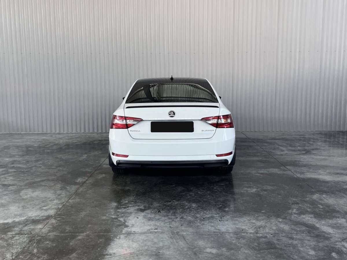 Skoda Superb 2015 года с пробегом. Фото: #5