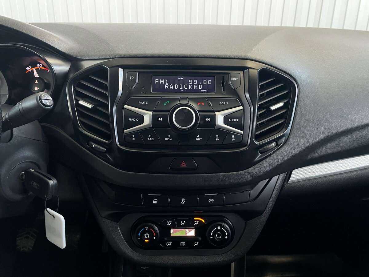 Lada (ВАЗ) Vesta 2018 года с пробегом. Фото: #13