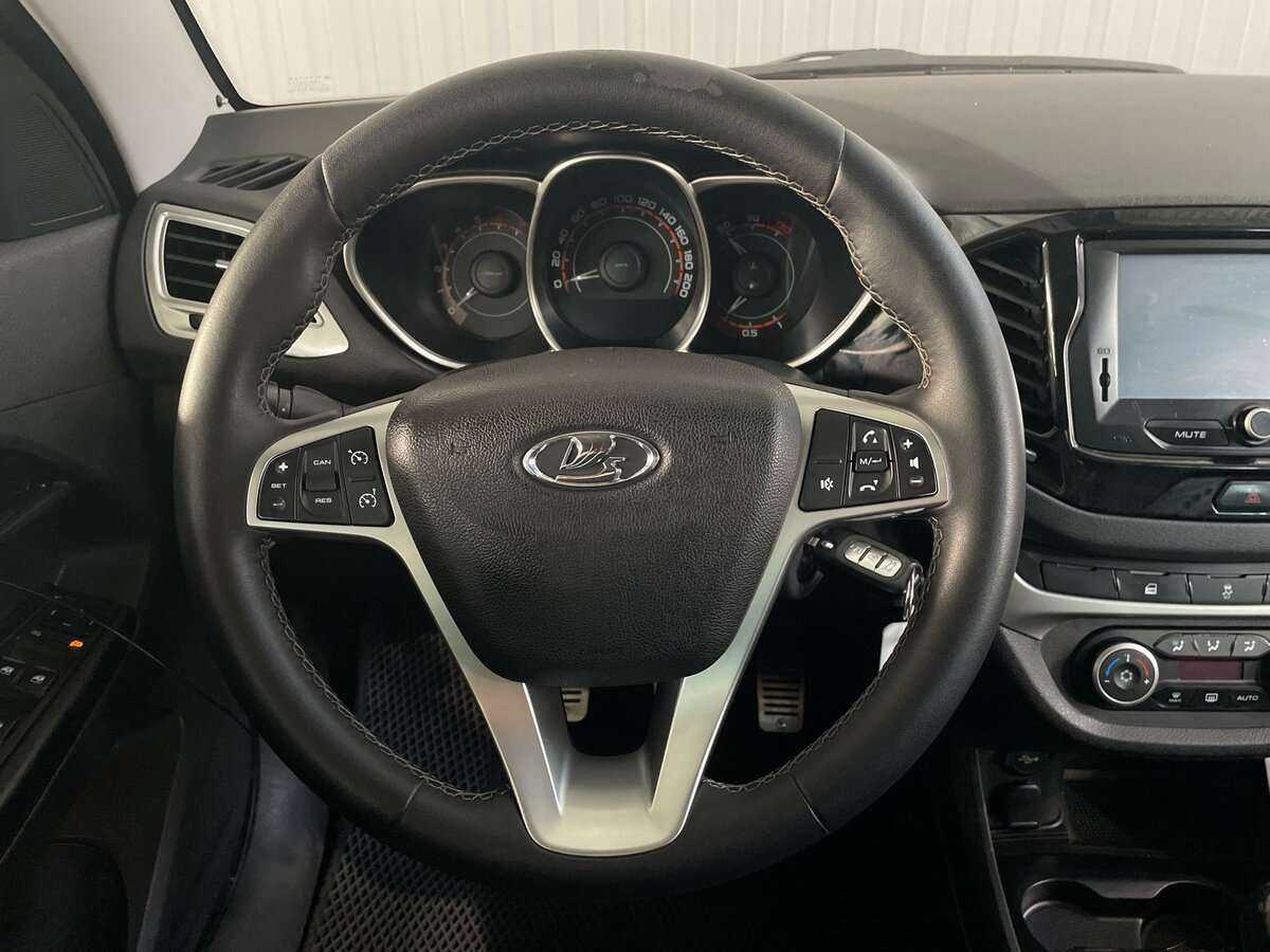 Lada (ВАЗ) Vesta 2017 года с пробегом. Фото: #9