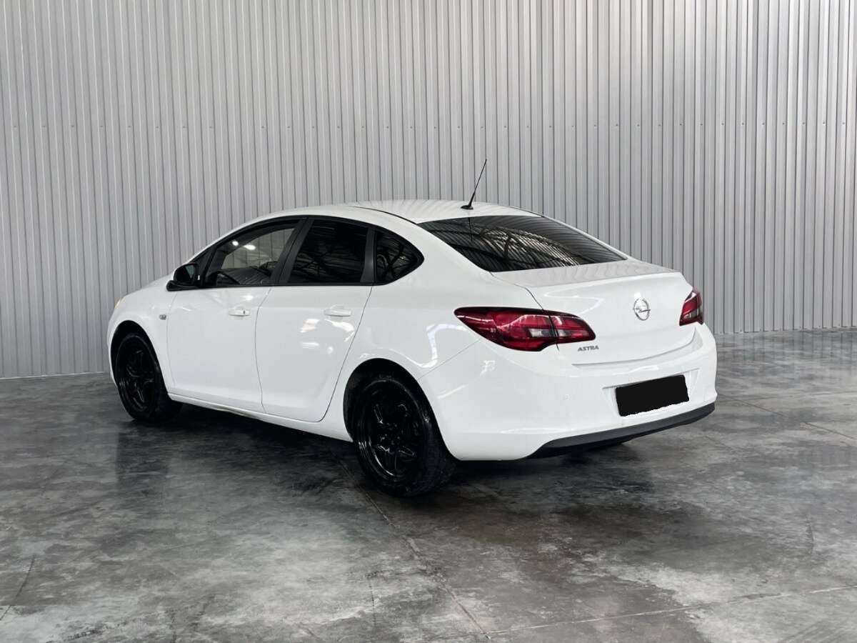 Opel Astra 2013 года с пробегом. Фото: #6