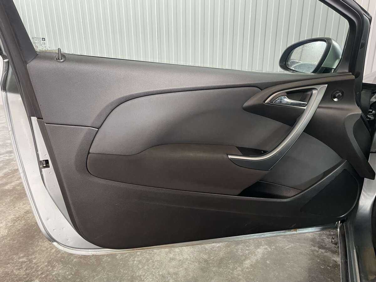 Opel Astra 2012 года с пробегом. Фото: #17