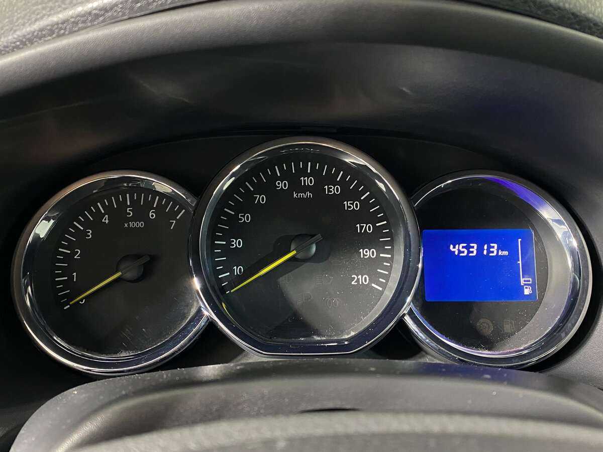 Б/У Рено Сандеро 2015 года. Фото: #15