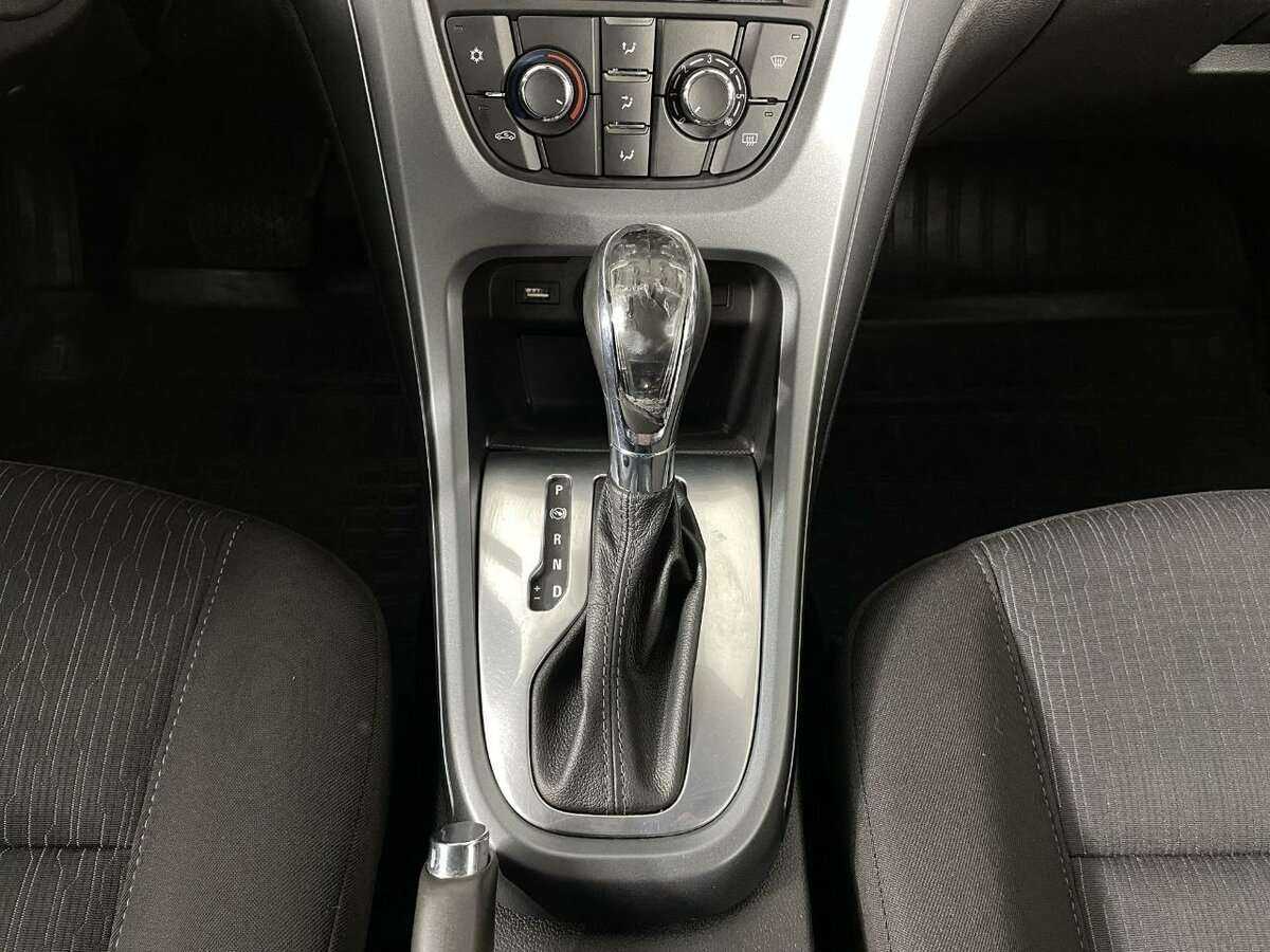 Opel Astra 2013 года с пробегом. Фото: #12