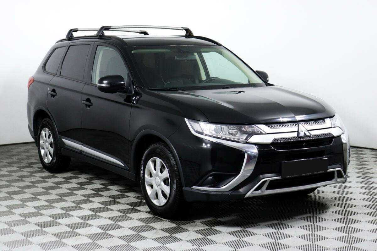 Mitsubishi Outlander 2018 года с пробегом. Фото: #2