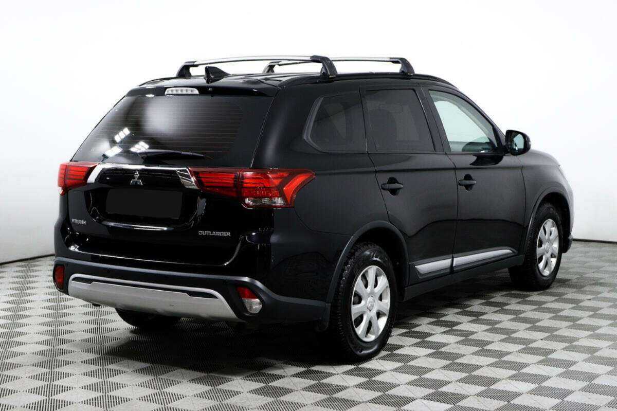 Mitsubishi Outlander 2018 года с пробегом. Фото: #4