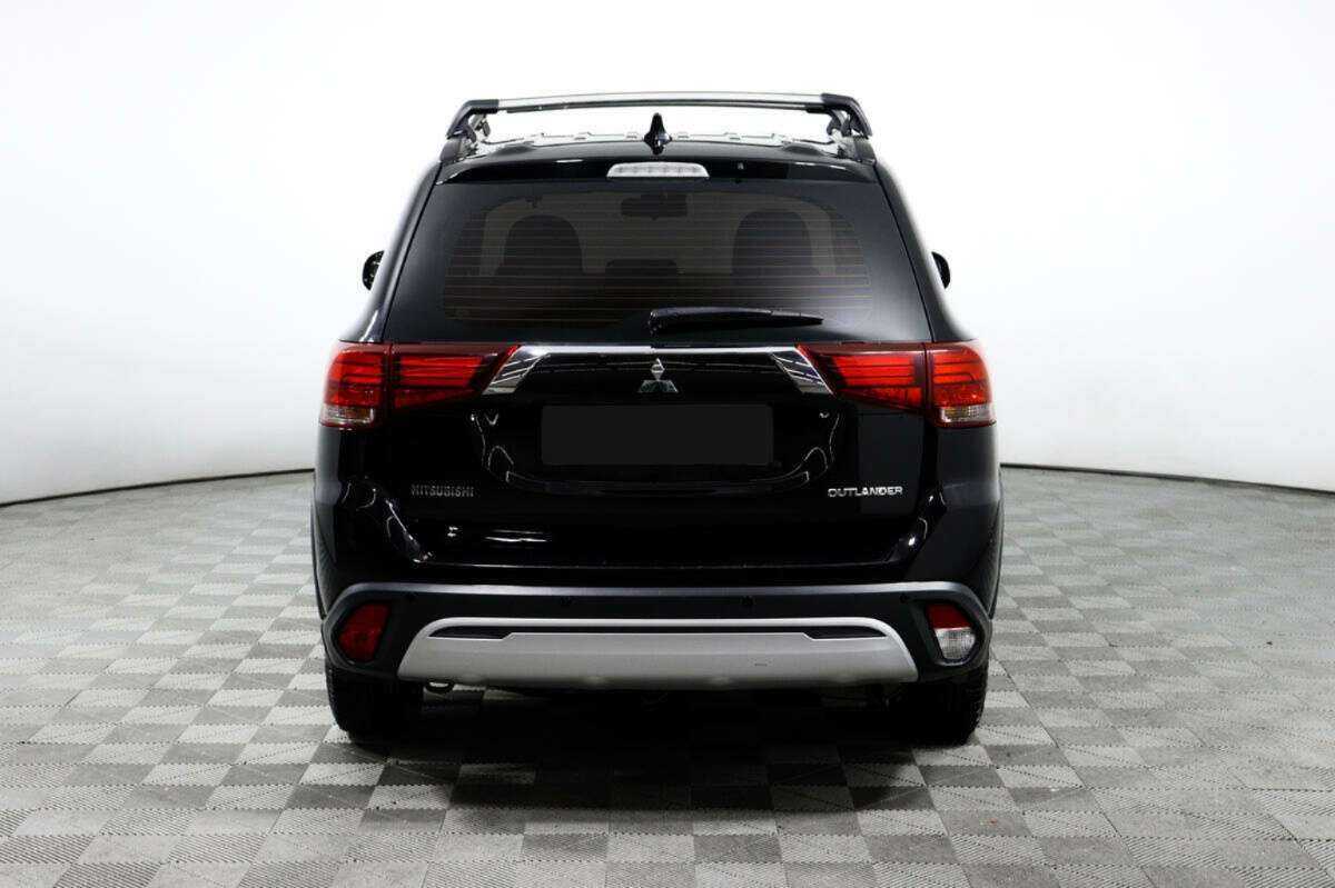 Mitsubishi Outlander 2018 года с пробегом. Фото: #5