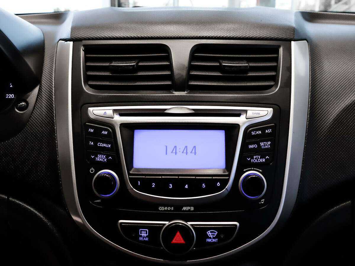 Hyundai Solaris 2012 года с пробегом. Фото: #12