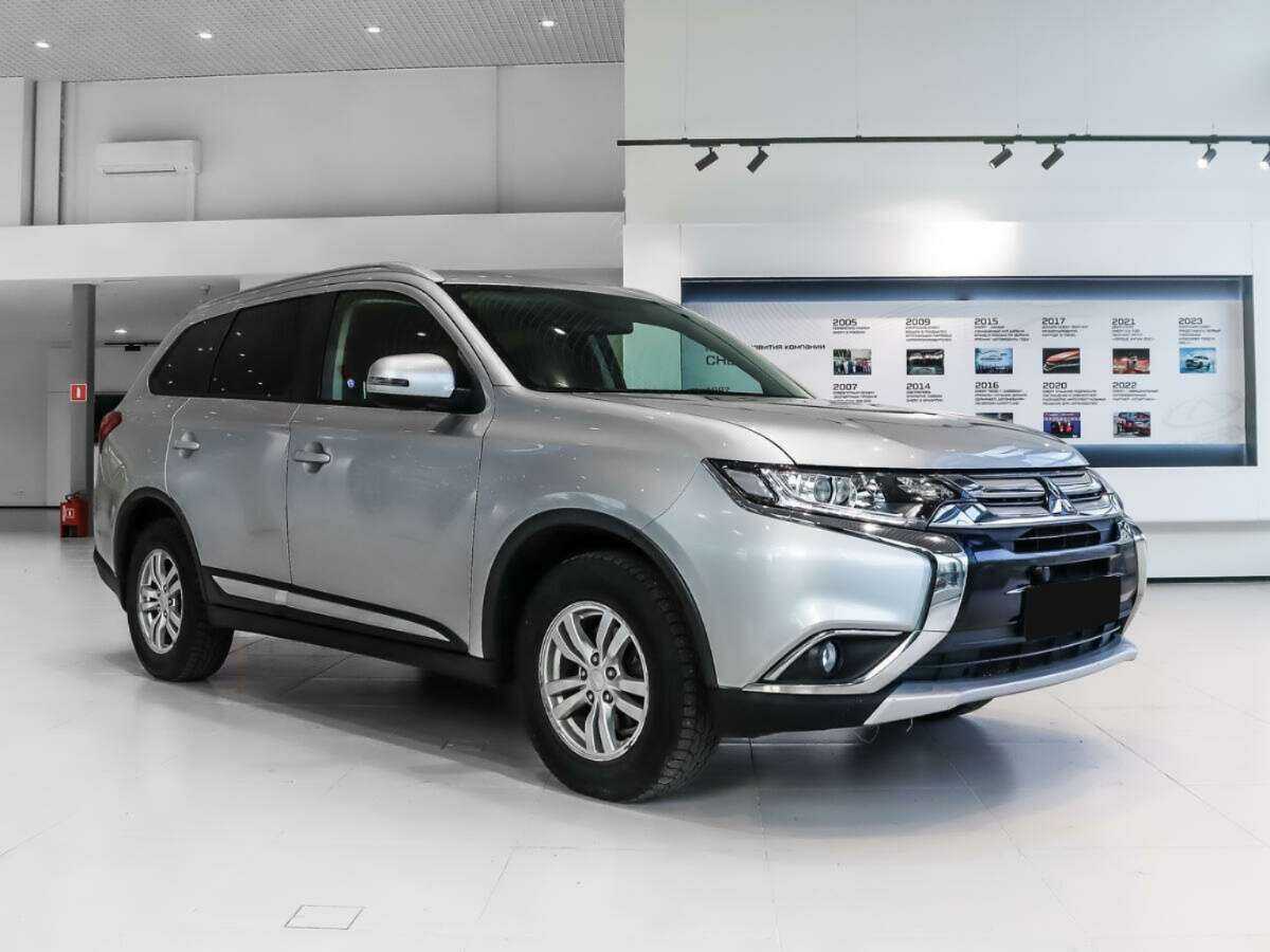 Mitsubishi Outlander 2016 года с пробегом. Фото: #2