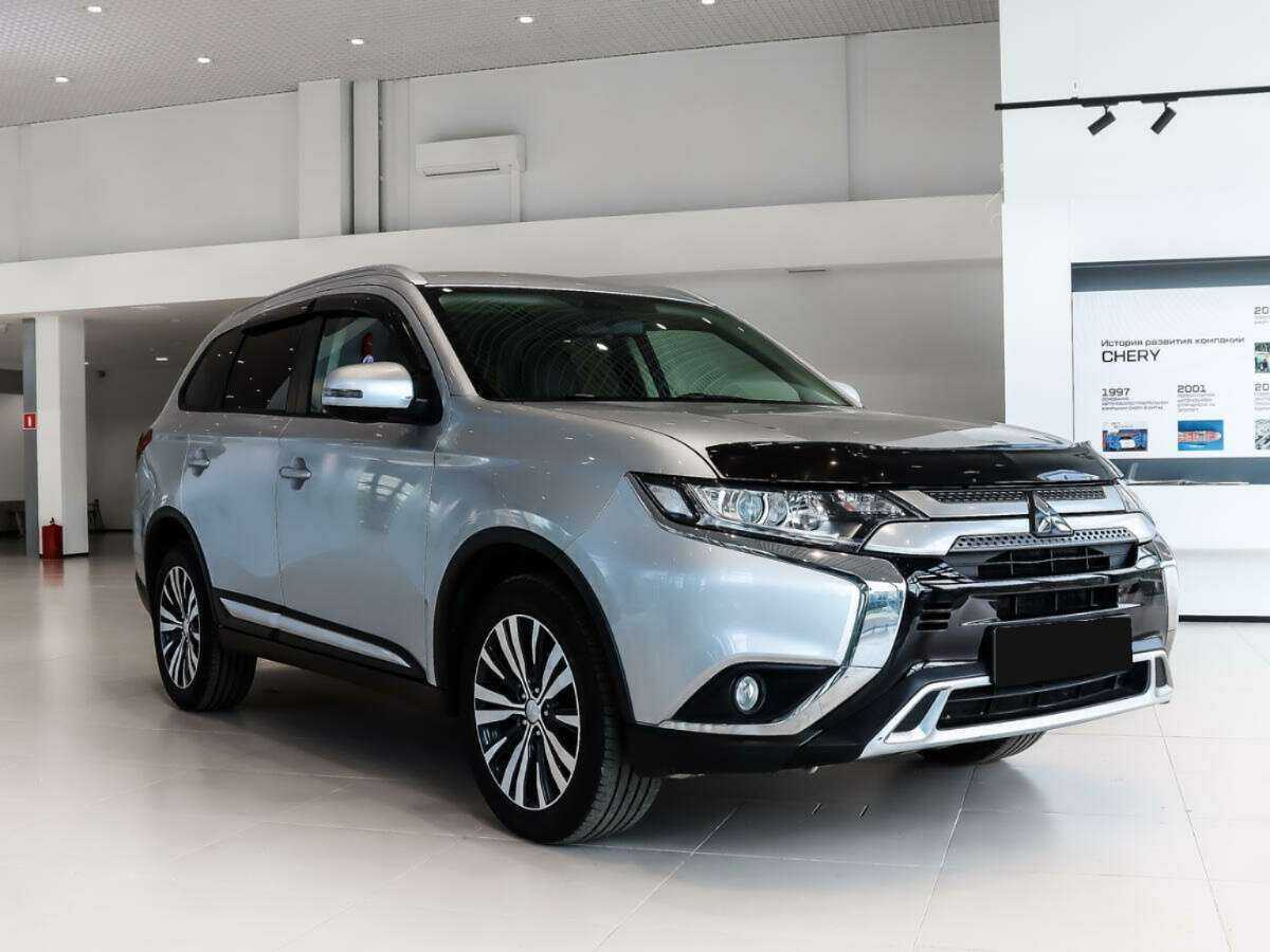 Mitsubishi Outlander 2019 года с пробегом. Фото: #2
