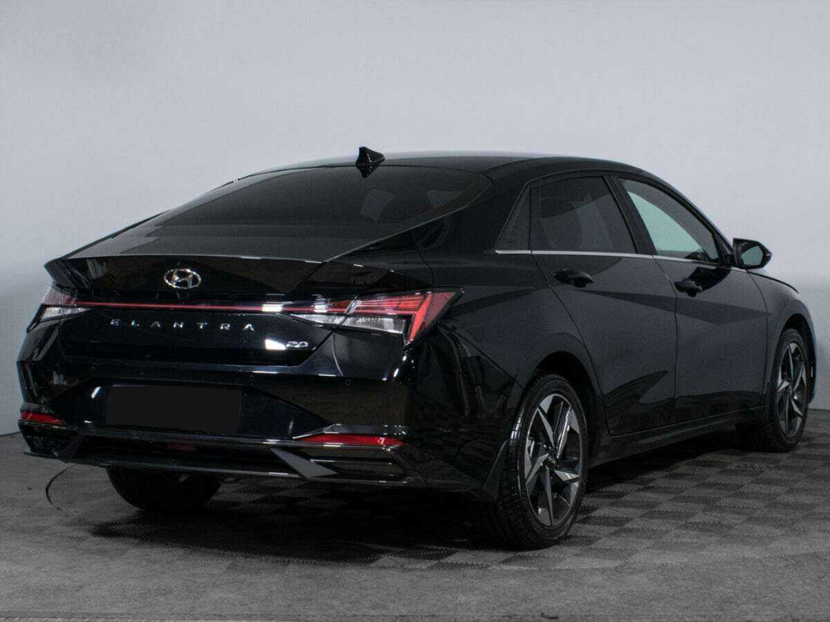 Hyundai Elantra 2023 года с пробегом. Фото: #4